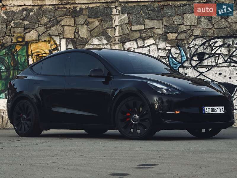 Tesla Model y (2022)