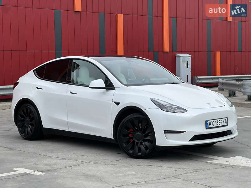 Tesla Model y (2022)