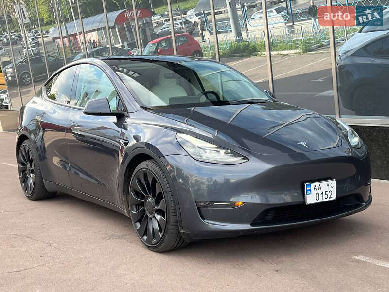 Tesla Model y (2022)