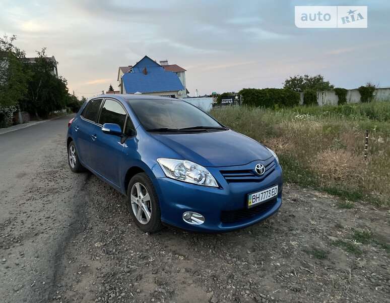 Toyota Auris (2011)