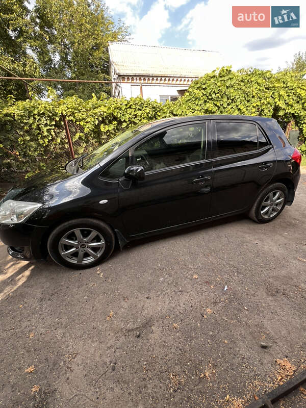 Toyota Auris (2007)