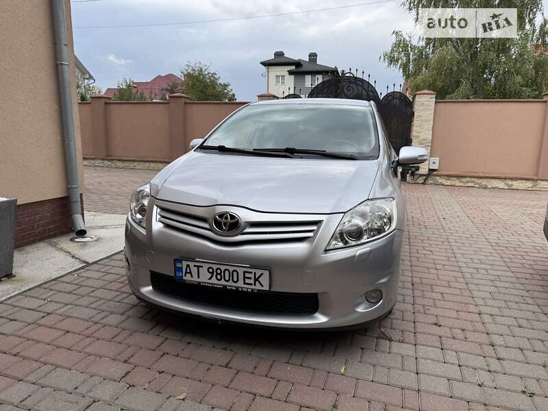 Toyota Auris (2010)