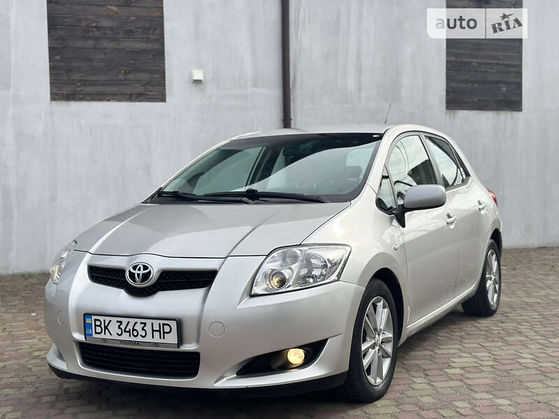 Toyota Auris (2008)