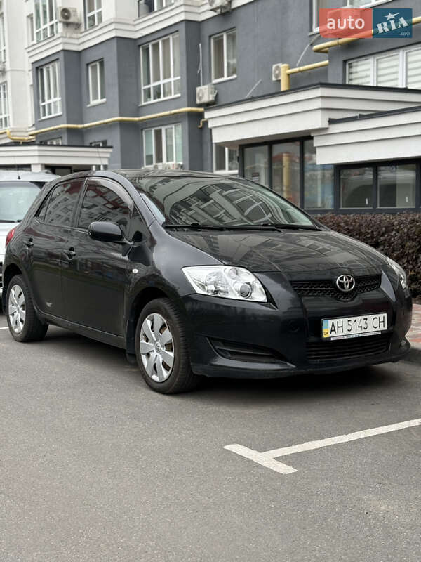 Toyota Auris (2007)