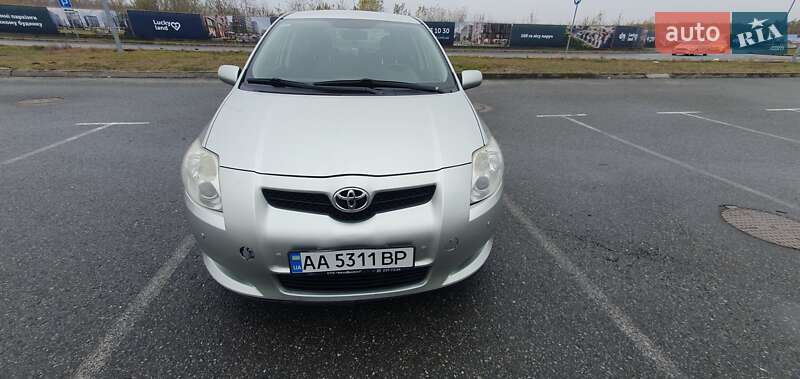 Toyota Auris (2008)
