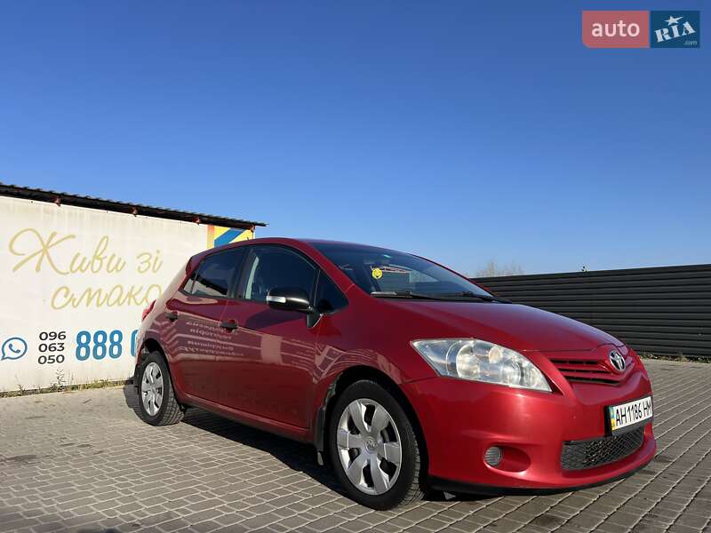 Toyota Auris (2011)