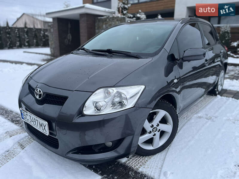 Toyota Auris (2008)