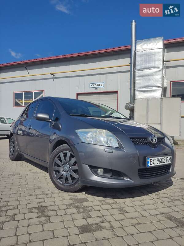Toyota Auris (2009)