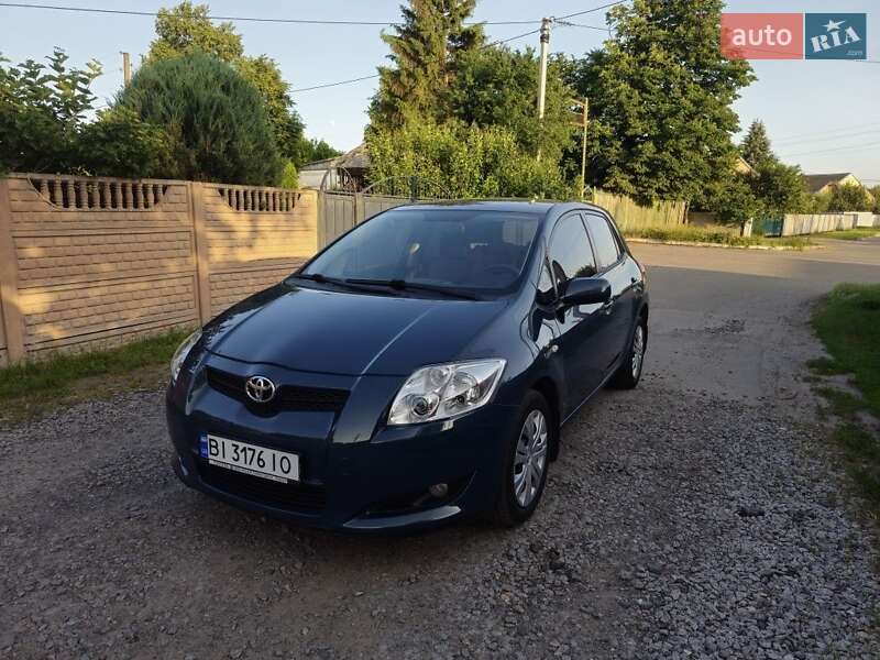 Toyota Auris (2008)