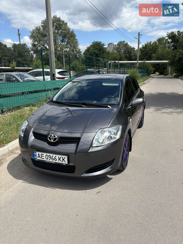 Toyota Auris (2008)