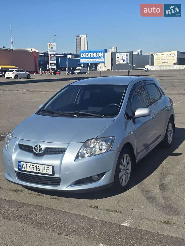 Toyota Auris (2007)