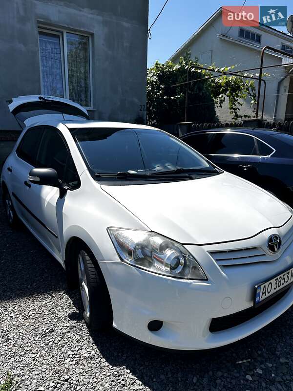 Toyota Auris (2012)