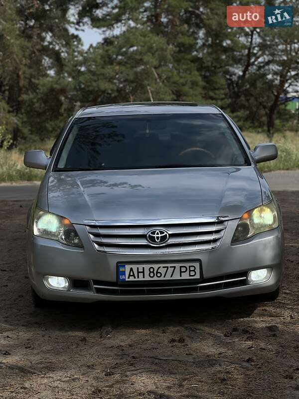 Toyota Avalon (2005)