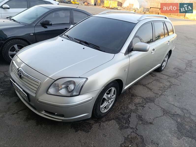 Toyota Avensis (2003)