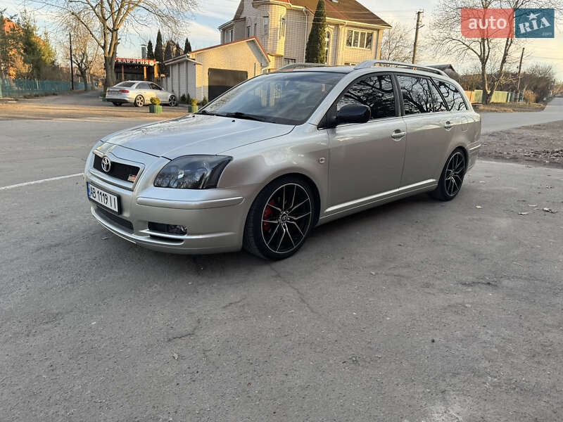 Toyota Avensis (2003)