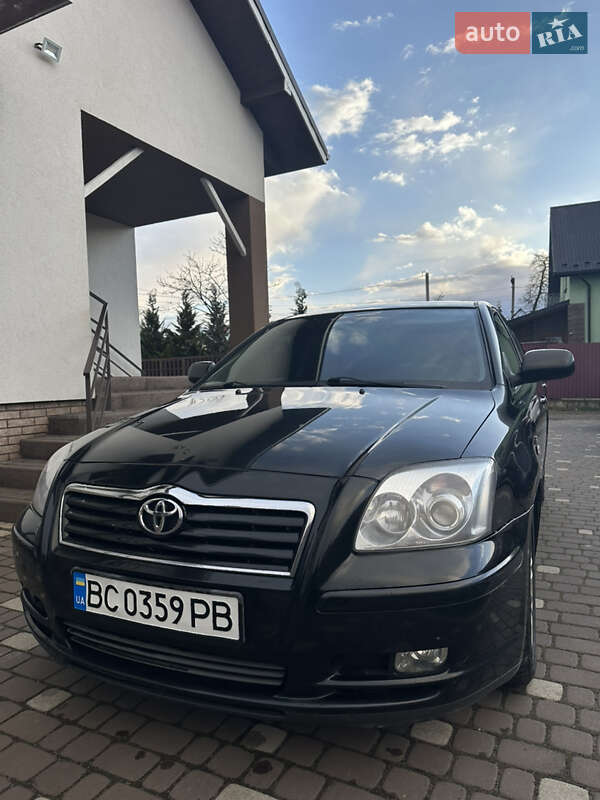 Toyota Avensis (2005)