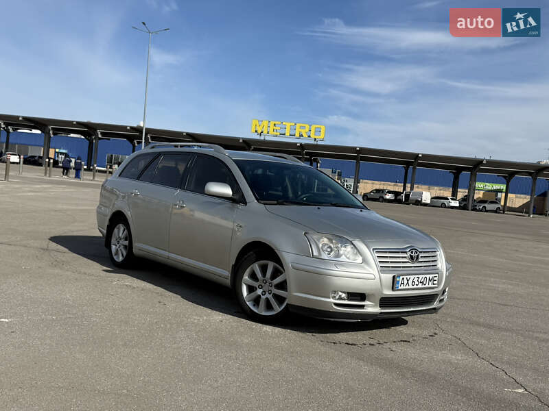 Toyota Avensis (2003)