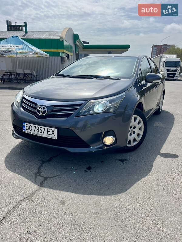 Toyota Avensis (2013)