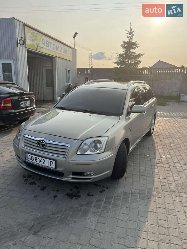 Toyota Avensis (2005)