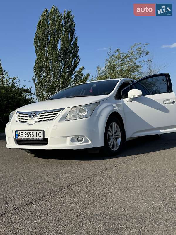 Toyota Avensis (2011)