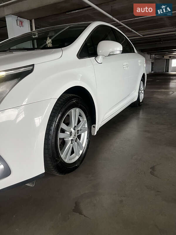 Toyota Avensis (2012)