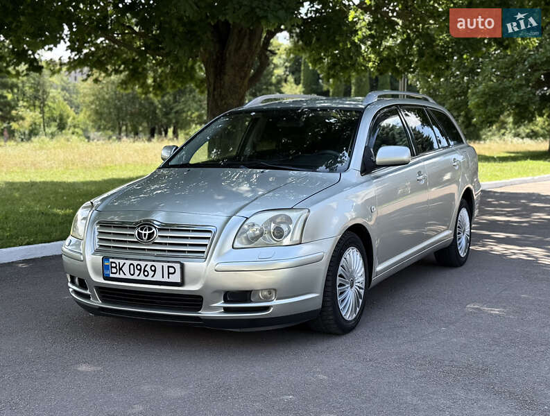 Toyota Avensis (2005)