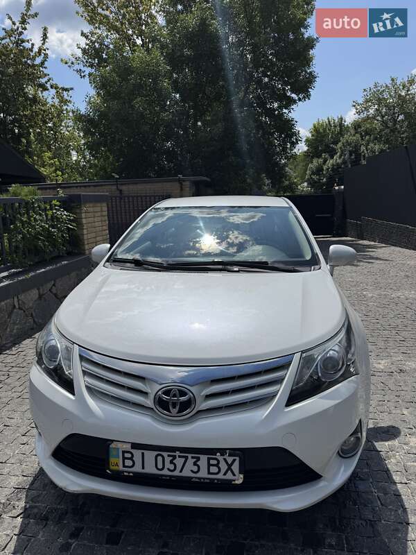 Toyota Avensis (2013)