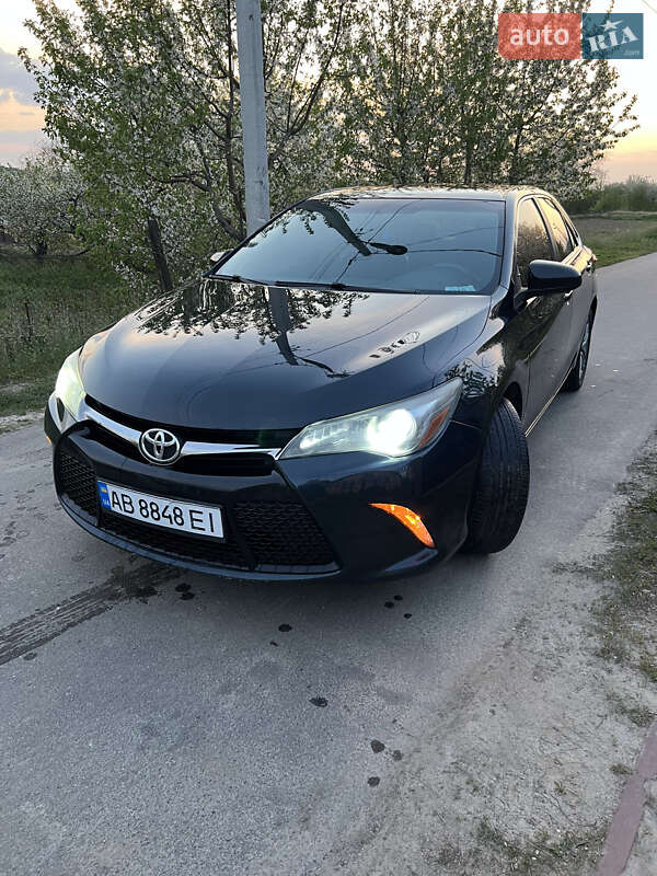 Toyota Camry (2015)