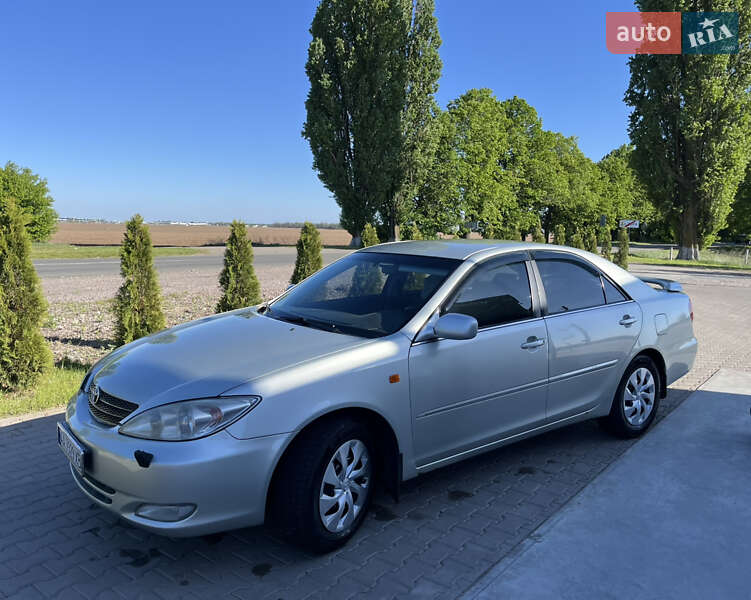 Toyota Camry (2003)