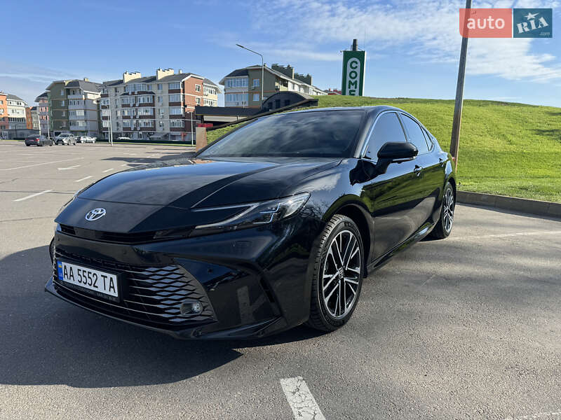 Toyota Camry (2024)