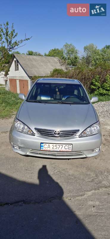Toyota Camry (2004)
