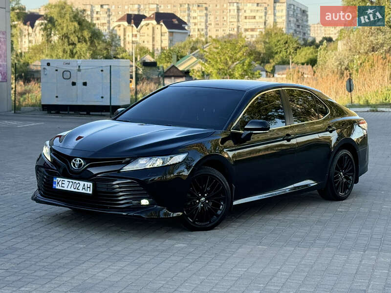 Toyota Camry (2019)
