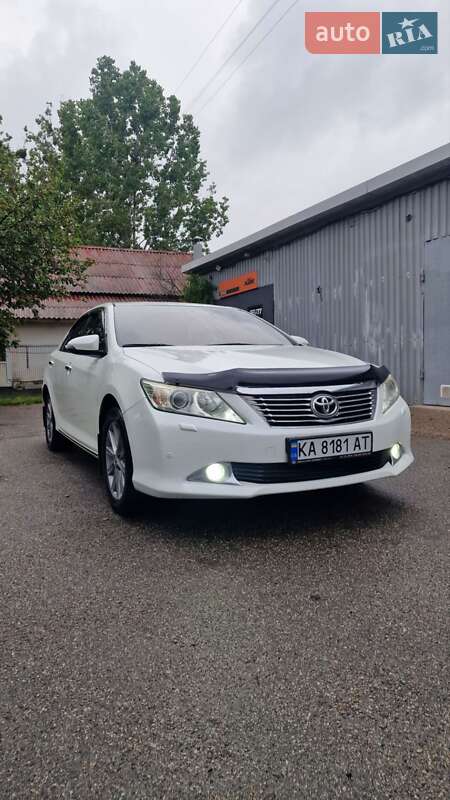 Toyota Camry (2012)