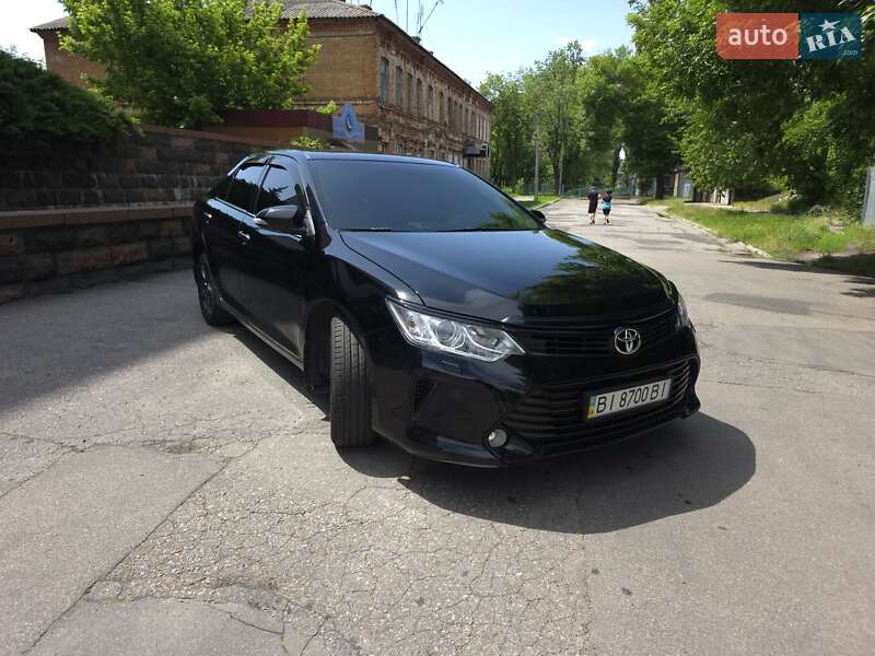 Toyota Camry (2015)