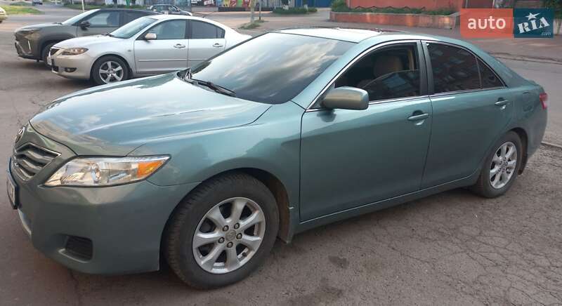 Toyota Camry (2011)