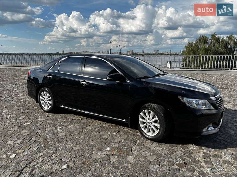 Toyota Camry (2013)