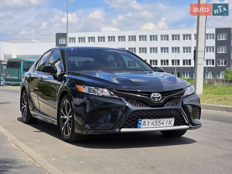 Toyota Camry (2018)