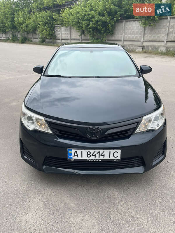 Toyota Camry (2012)