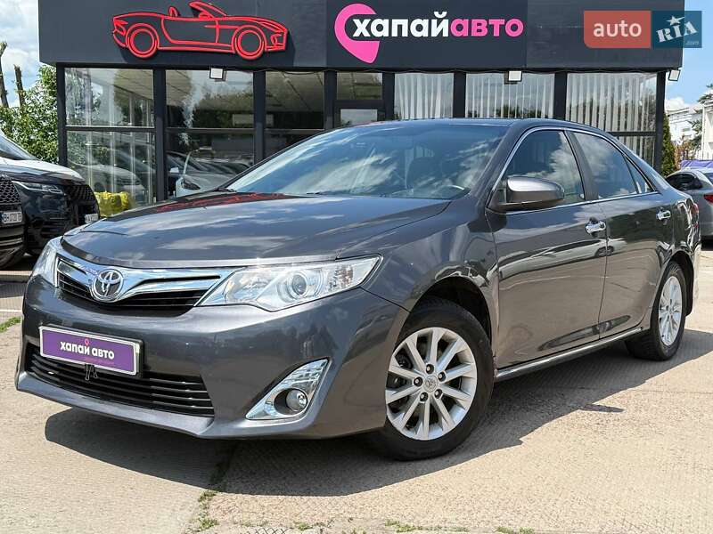 Toyota Camry (2013)
