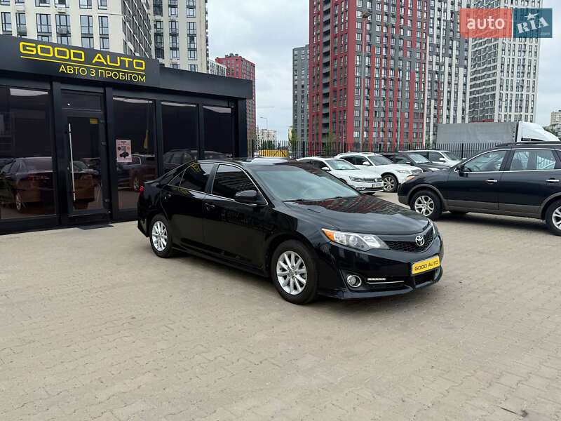 Toyota Camry (2013)