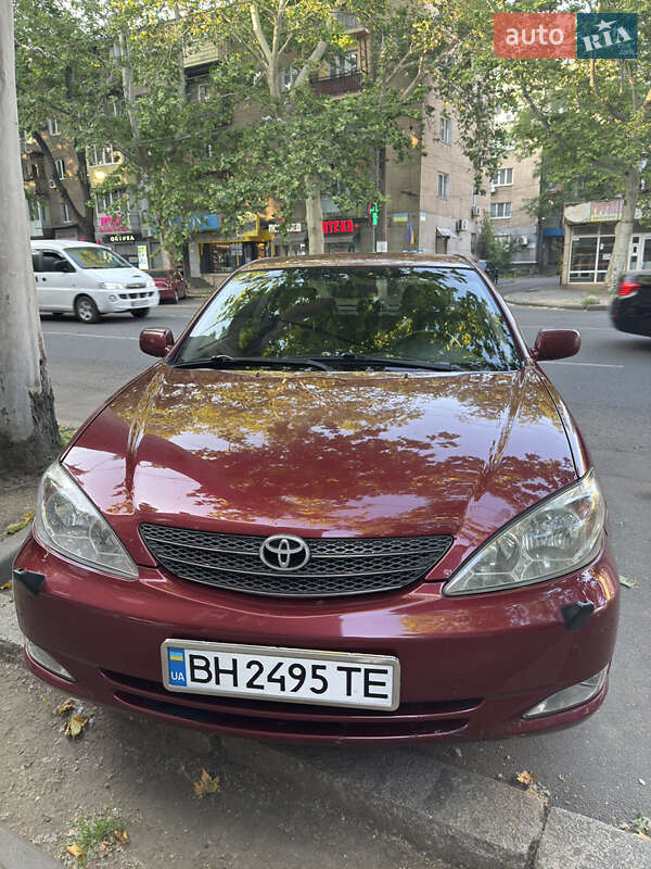 Toyota Camry (2004)