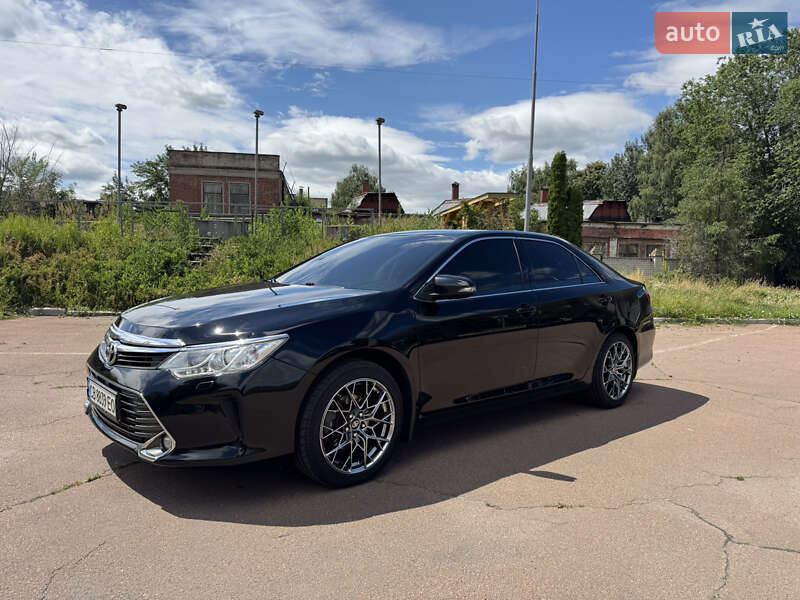 Toyota Camry (2015)