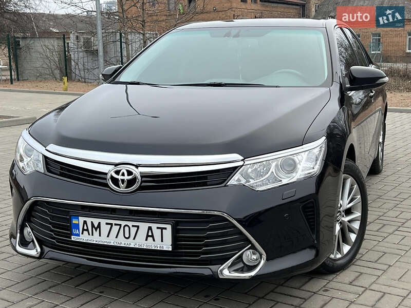 Toyota Camry (2017)