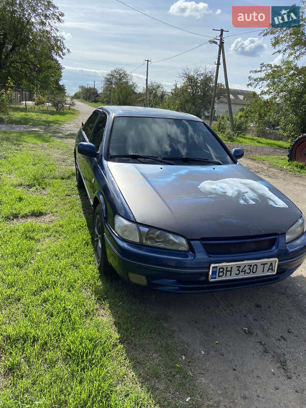 Toyota Camry (1998)