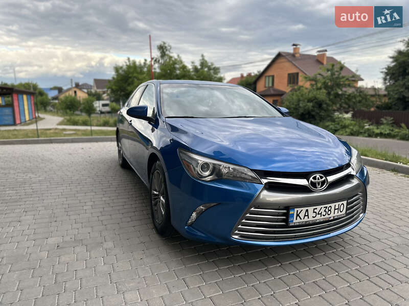 Toyota Camry (2017)