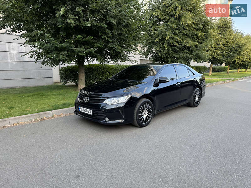 Toyota Camry (2017)