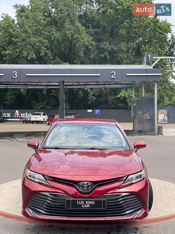 Toyota Camry (2017)