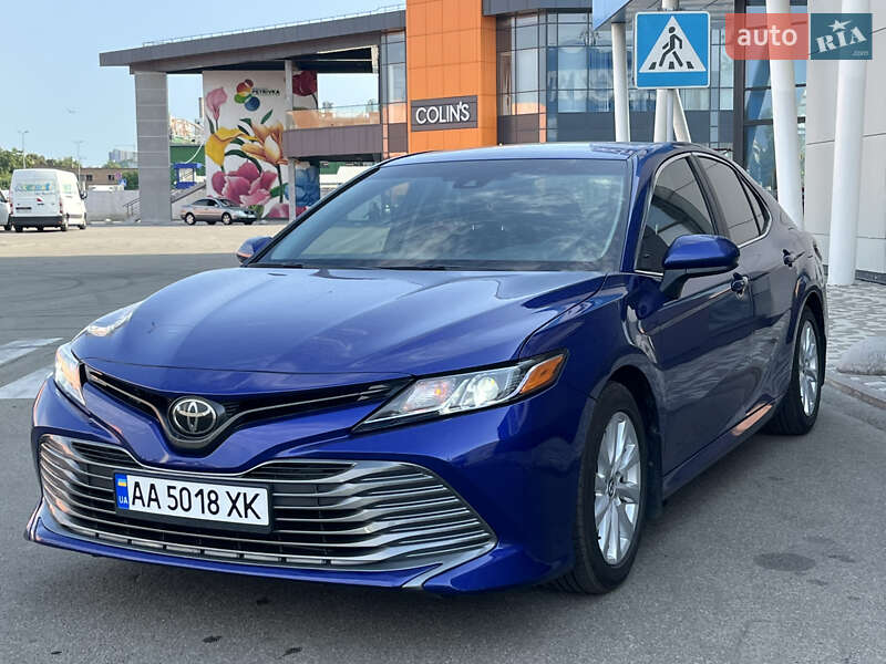 Toyota Camry (2017)
