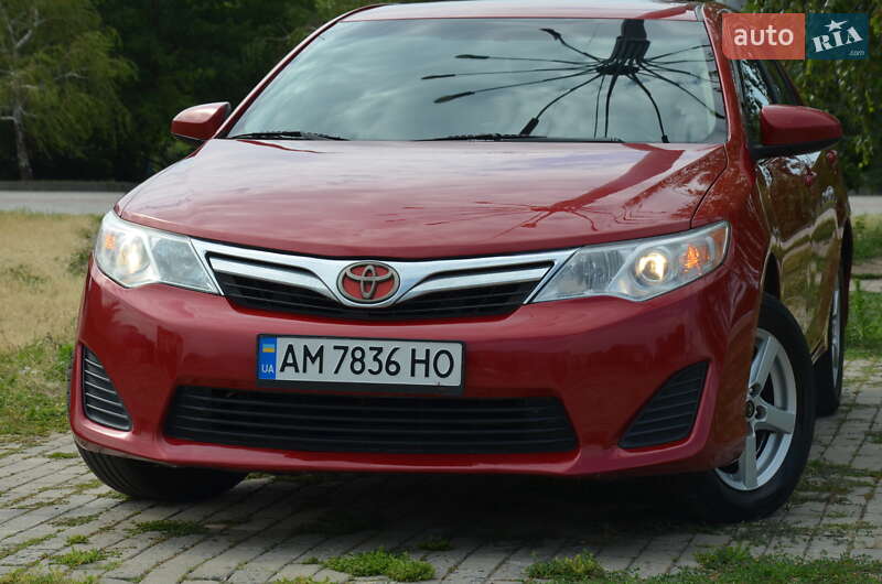 Toyota Camry (2014)