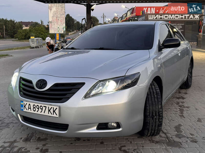 Toyota Camry (2007)